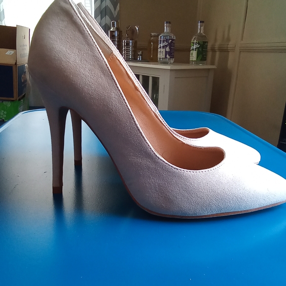 Just Fab Pumps - Picture 3 of 5